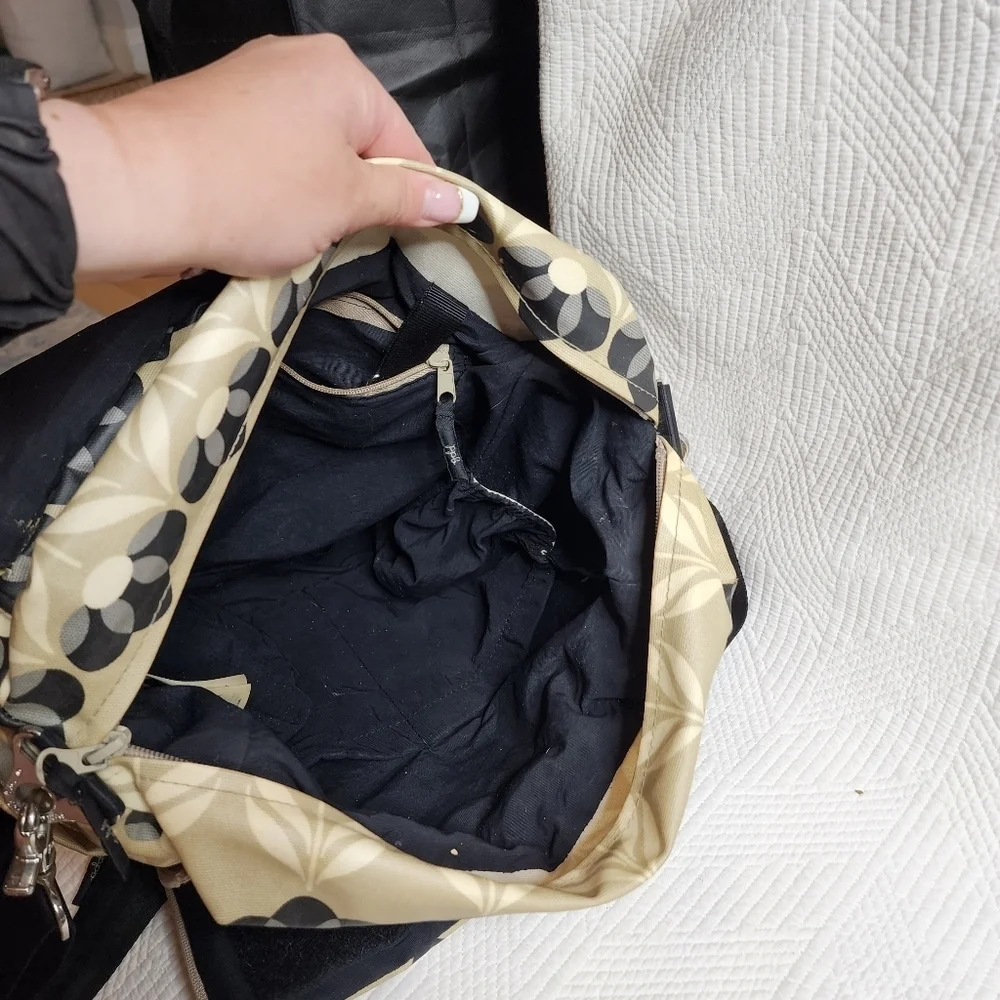 Petunia‎ Pickle Bottom diaper bag backpack. Multiple ways to carry.